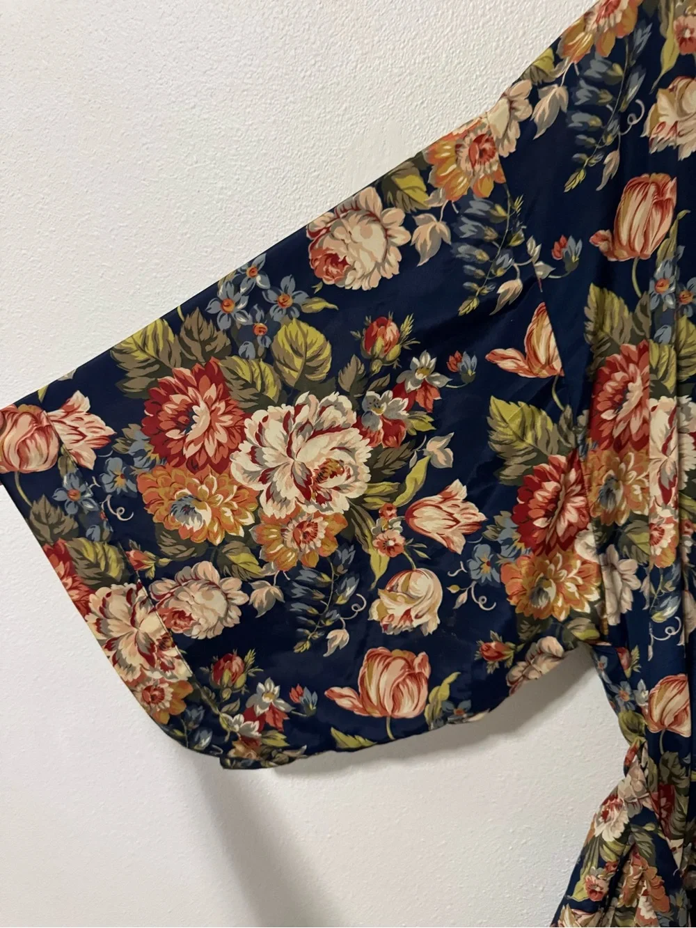 Vintage 90s Victoria’s Secret Gold Label Floral Robe Navy Waist Tie Kimono-Large